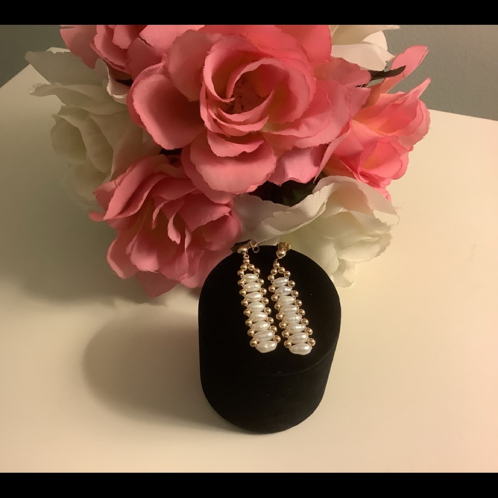 Seed pearl dangle earrings